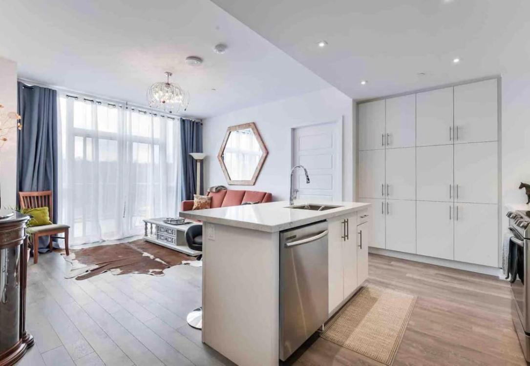 Aquarius 2 Bedroom Condo Friday Harbour Innisfil Exterior foto