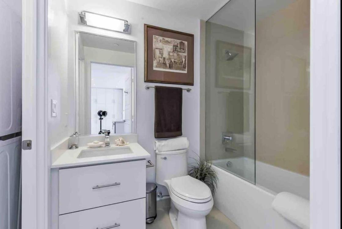 Aquarius 2 Bedroom Condo Friday Harbour Innisfil Exterior foto