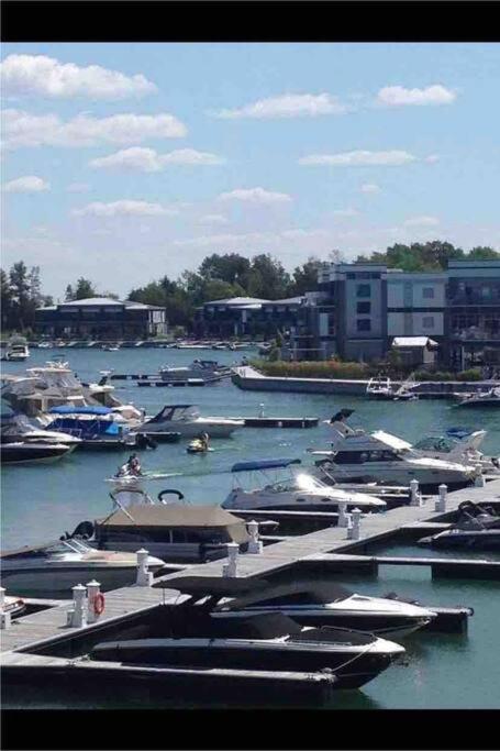 Aquarius 2 Bedroom Condo Friday Harbour Innisfil Exterior foto