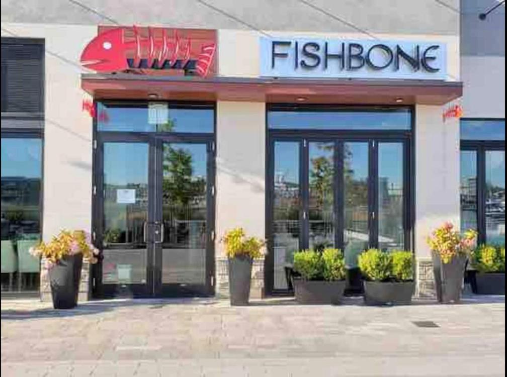 Aquarius 2 Bedroom Condo Friday Harbour Innisfil Exterior foto