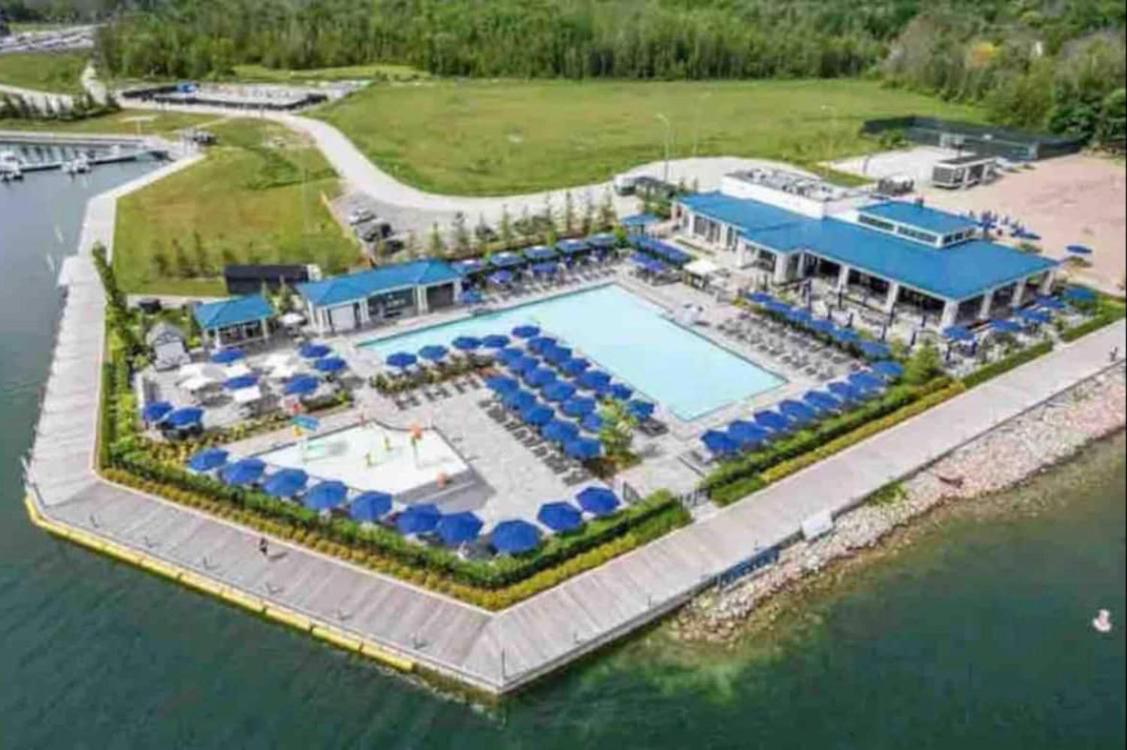 Aquarius 2 Bedroom Condo Friday Harbour Innisfil Exterior foto