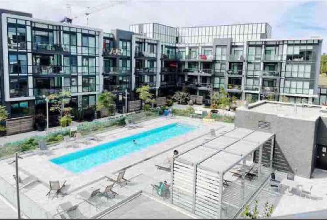 Aquarius 2 Bedroom Condo Friday Harbour Innisfil Exterior foto
